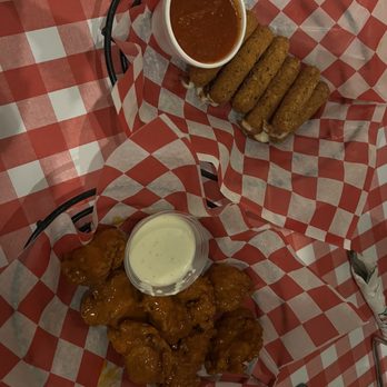 Aurelios Pizza - Plainfield - Bosco Sticks & Buffalo Boneless Wings - Pizza Near Me - Plainfield, Illinois