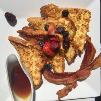 The Hudson House - Brioche toast filled with peanut butter amazing and huge portion - New American Near Me - Nyack, New York The Hudson House - Brioche toast filled with peanut butter amazing and huge portion - New American Near Me - Nyack, New York
