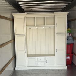 MVP Moving - They load the truck with the bug furniture without damage!