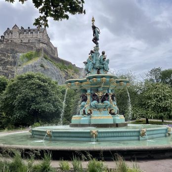 Princes Street Gardens - Parks Near Me - Edinburgh, EDH