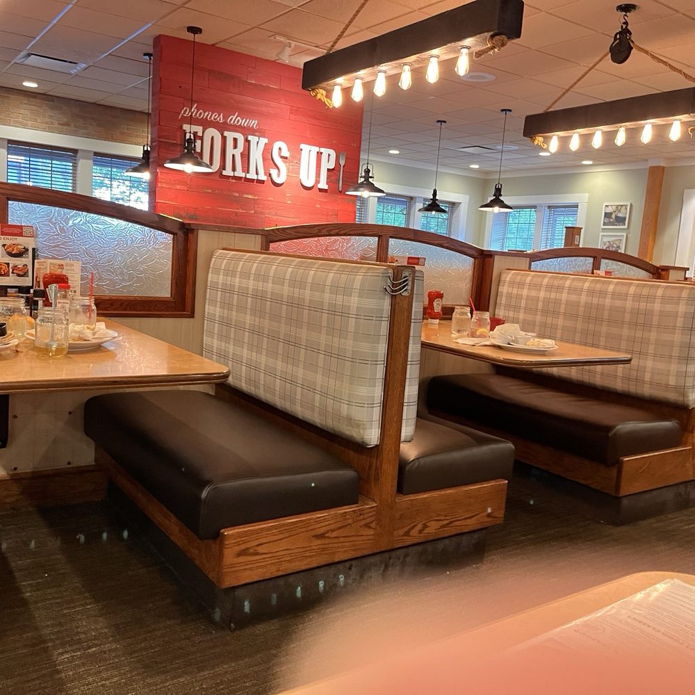 Bob Evans - To show all the tables dirty, and nobody else in the restaurant - American Near Me - Ocala, Florida Bob Evans - To show all the tables dirty, and nobody else in the restaurant - American Near Me - Ocala, Florida