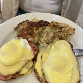 Yankee Clipper Diner - Eggs Benedict - American Near Me - Beacon, New York Yankee Clipper Diner - Eggs Benedict - American Near Me - Beacon, New York