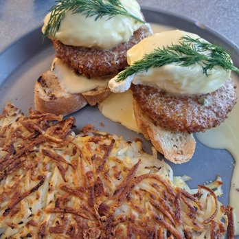 Toast - Crab cake benedict - Breakfast & Brunch Near Me - Temecula, California Toast - Crab cake benedict - Breakfast & Brunch Near Me - Temecula, California