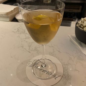 Q at The Empress - De Vine Sloe gin martini - Seafood Near Me - Victoria, British Columbia