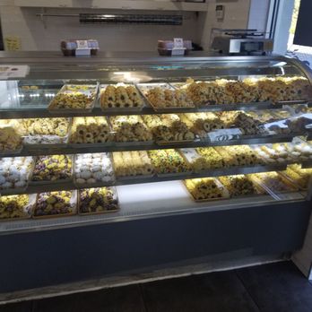 Glenn Wayne Bakery - Bakeries Near Me - Bohemia, New York