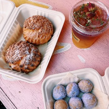 AlimamaTea - Ube Cream Puff - Desserts Near Me - New York, New York