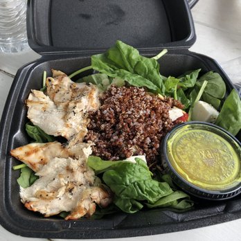 Stoner Grille - Strawberry Quinoa Salad with chicken - American Near Me - Lancaster, Pennsylvania