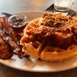 SOUTHERN CHICKEN N- WAFFLE , side of bacon