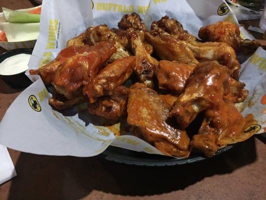 Buffalo Wild Wings by null
