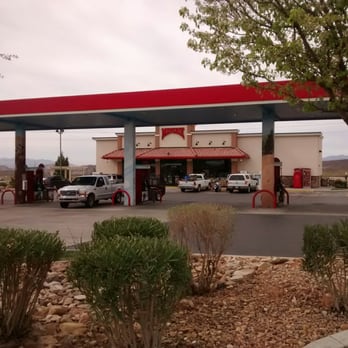 Maverik Adventure's First Stop - a gas station with cars parked in front of it - Gas Stations Near Me - Hurricane, Utah