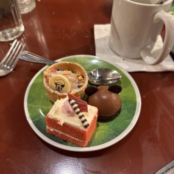 Chef Mickey's - American Near Me - Lake Buena Vista, Florida