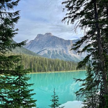 Emerald Lake Lodge - Hotels Near Me - Field, British Columbia