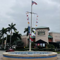 Harbor Shops Mall