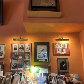 Radio Cafe - Love the old history photos, books and journals - Polish Near Me - Warsaw, MZ