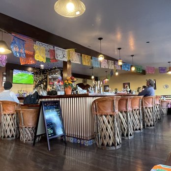 Los Gallitos - people sitting at the bar - Mexican Near Me - Fort Bragg, California Los Gallitos - people sitting at the bar - Mexican Near Me - Fort Bragg, California