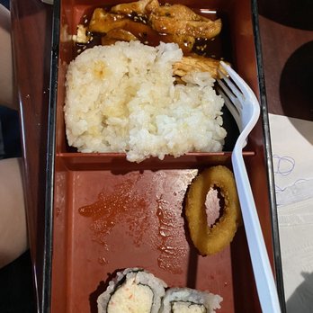 Joyce's Sushi - You can see the rice here. Calamari tempura rings were yummy. California roll didn't have too much rice which was great - Japanese Near Me - Rancho Mirage, California