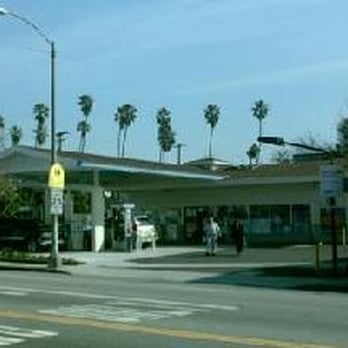 Arco Gas Station - Gas Stations Near Me - Santa Monica, California