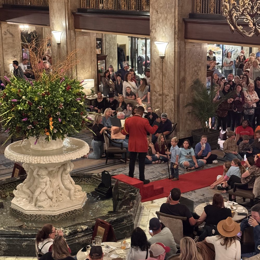 Lobby Bar At The Peabody - Lounges Near Me - Memphis, Tennessee
