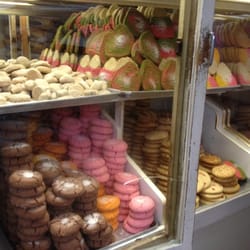 Lesly's Bakery - Awesome cookie selection