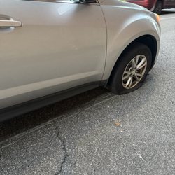 Glen's Auto - Flat tire as a result from the cracked rim