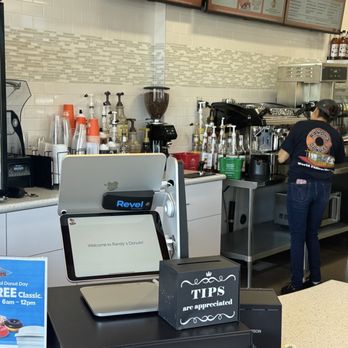 Randy's Donuts - Coffee & Tea Near Me - Clovis, California