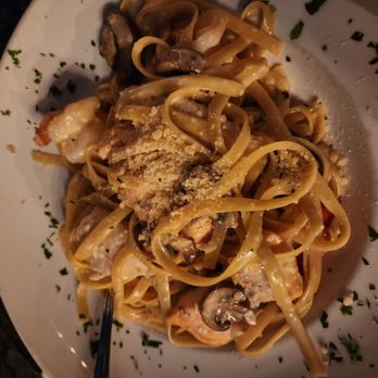 Stonehedge Gardens - Seafood fettuccine - Venues & Event Spaces Near Me - Hood River, Oregon Stonehedge Gardens - Seafood fettuccine - Venues & Event Spaces Near Me - Hood River, Oregon