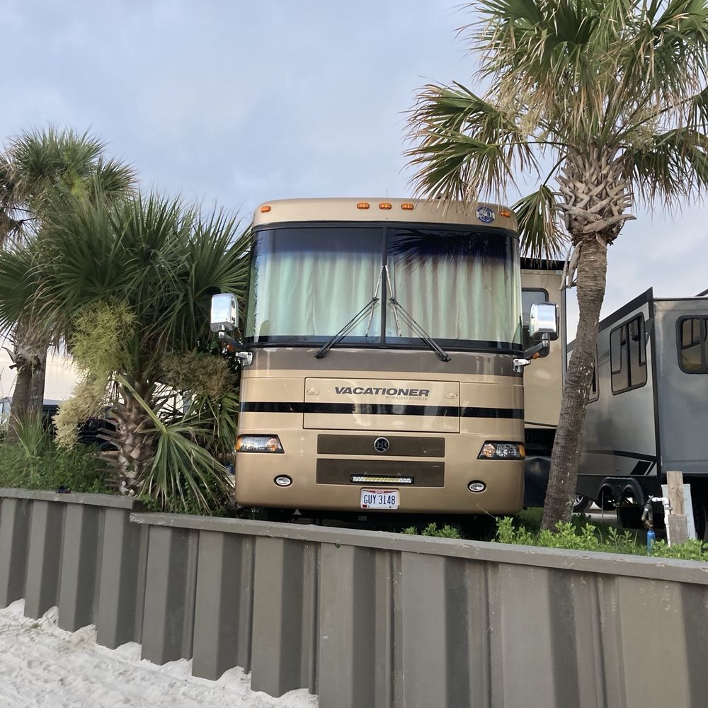 Camp Gulf - Palm trees - Campgrounds Near Me - Destin, Florida Camp Gulf - Palm trees - Campgrounds Near Me - Destin, Florida