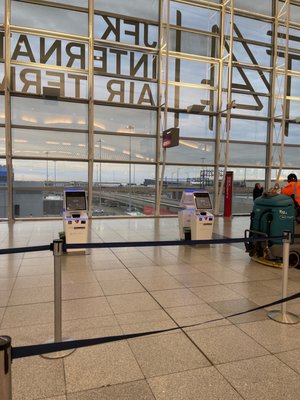Terminal 4 by null
