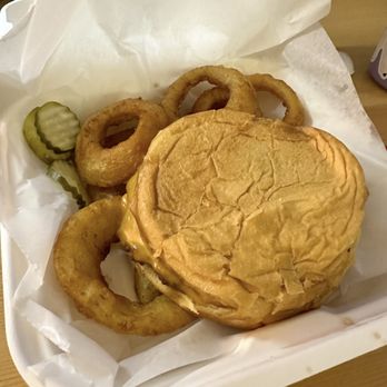 Snuffy's Malt Shop - Cheeseburger - Burgers Near Me - Edina, Minnesota Snuffy's Malt Shop - Cheeseburger - Burgers Near Me - Edina, Minnesota