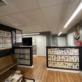 Lucky Horseshoe Tattoo - Lobby - Tattoo Near Me - Manassas, Virginia Lucky Horseshoe Tattoo - Lobby - Tattoo Near Me - Manassas, Virginia