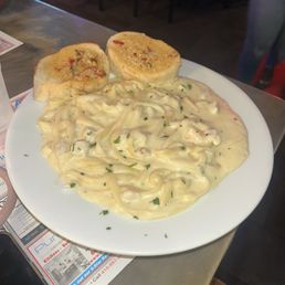 Chicken Fettuccine Alfredo with Chicken Only Chicken Fettuccine Alfredo with Chicken Only