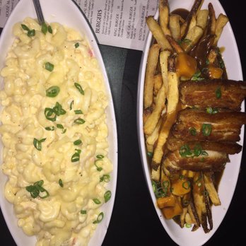 Smith & Kings - Left- lobster Mac n Lobster Mac & Cheese right- Montreal Montreal Poutine with pork belly - Cocktail Bars Near Me - Honolulu, Hawaii Smith & Kings - Left- lobster Mac n Lobster Mac & Cheese right- Montreal Montreal Poutine with pork belly - Cocktail Bars Near Me - Honolulu, Hawaii