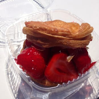 Earl's Donuts - Strawberry cronut - Donuts Near Me - Chatsworth, California Earl's Donuts - Strawberry cronut - Donuts Near Me - Chatsworth, California
