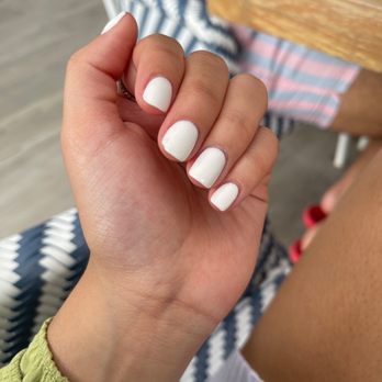 Diamond Nail and Spa - Chipped gel polish fast - Nail Technicians Near Me - Orlando, Florida