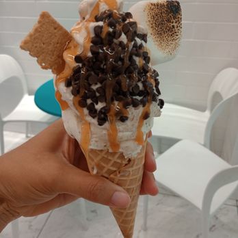 Ice Cream Bae - S'mores - Ice Cream & Frozen Yogurt Near Me - Kansas City, Missouri
