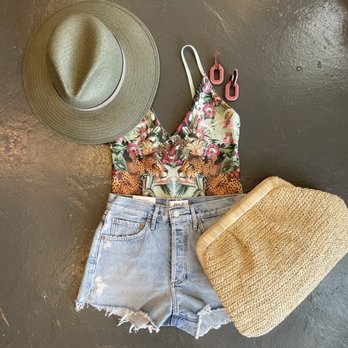 Penelope T - Women's Clothing Near Me - Tampa, Florida