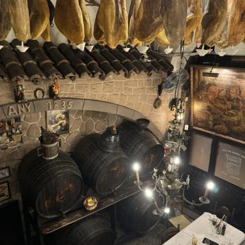 Los Caracoles - Spanish Near Me - Barcelona, B