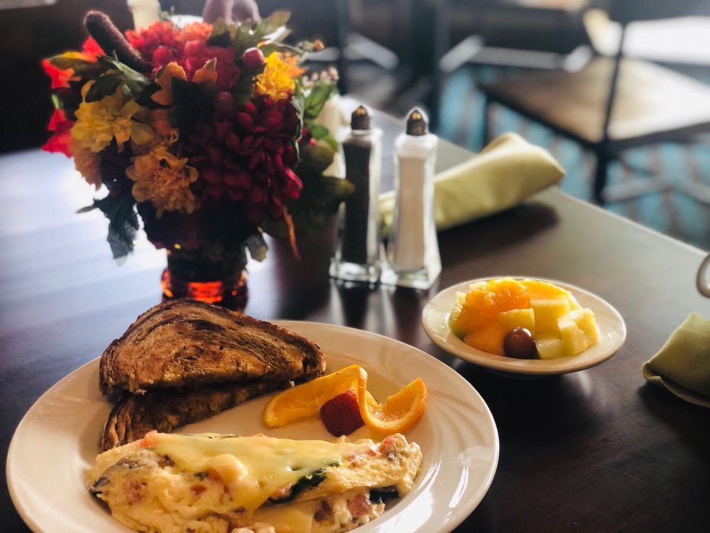 WHITE LION RESTAURANT Updated November 2024 58 Photos & 57 Reviews