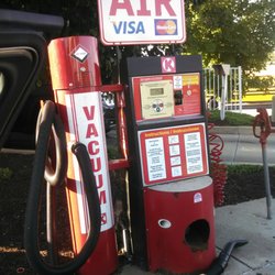 Circle K Shell Gas Station - The air pump--and vacuum