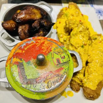 Ajo & Oregano - Filete de Pescado en Salsa de Coco ($17) - Dominican Near Me - Bronx, New York