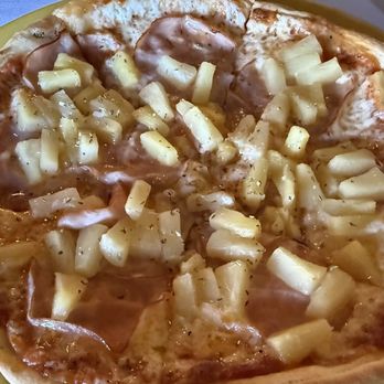 Bella Italia - Hawaiian 10" pizza - Italian Near Me - Modesto, California Bella Italia - Hawaiian 10" pizza - Italian Near Me - Modesto, California