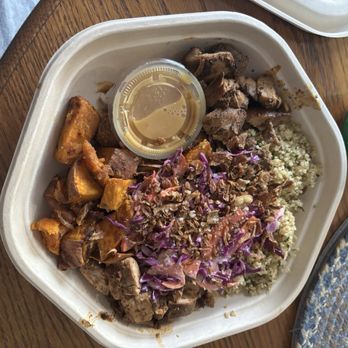 sweetgreen - Healthy Salads, Wraps, and Bowls - Hot Honey Chicken - Fast Food Near Me - Carmel, Indiana