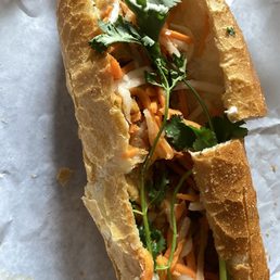 Lemongrass tofu bahn mi with peanut Lemongrass tofu bahn mi with peanut
