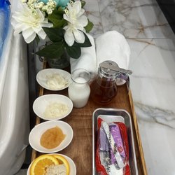 Velvet Nail Bar II - Milk/ honey pedicure