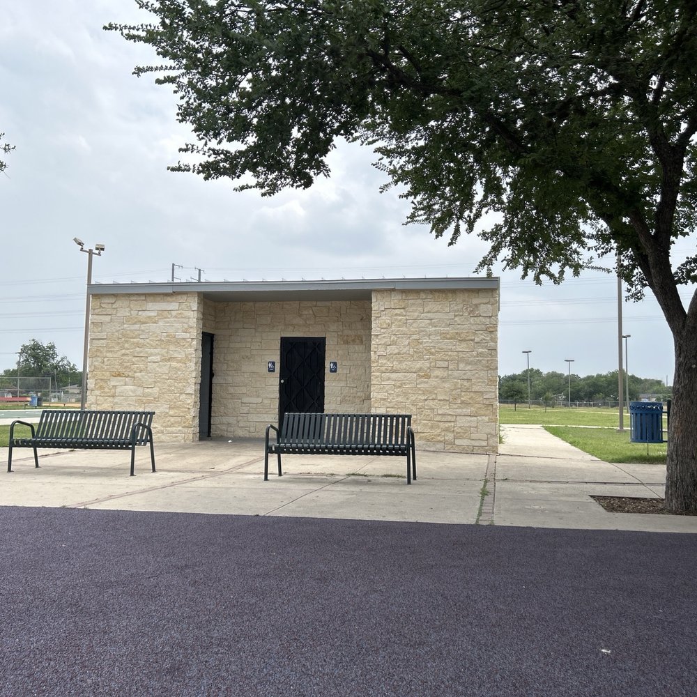 Alderete Park - Restrooms - Parks Near Me - San Antonio, Texas