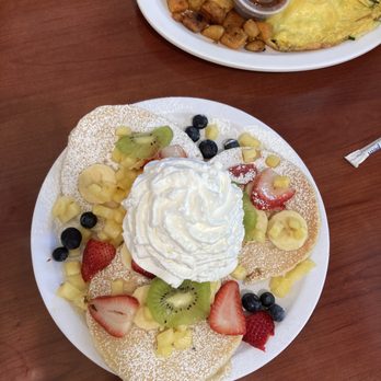 Eggs 'n Things - Waikiki Beach Eggspress - Fresh Fruit Rainbow Pancakes - Breakfast & Brunch Near Me - Honolulu, Hawaii Eggs 'n Things - Waikiki Beach Eggspress - Fresh Fruit Rainbow Pancakes - Breakfast & Brunch Near Me - Honolulu, Hawaii