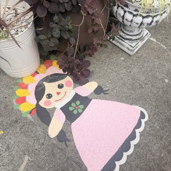 Moore Coffee Shop - Cute girl outside - Coffee & Tea Near Me - Seattle, Washington