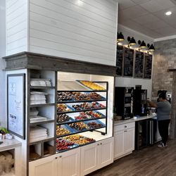 Look at all those delicious donuts, kronuts and donut/kronut holes.