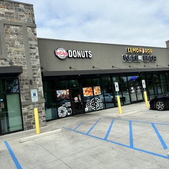 The Hole Thing - Rockwall - Store front - Donuts Near Me - Rockwall, Texas