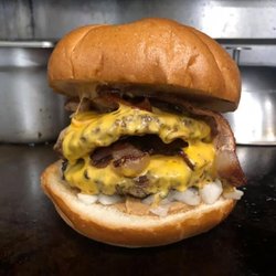 Boss Mama's Kitchen - Mama Fratelli Burger